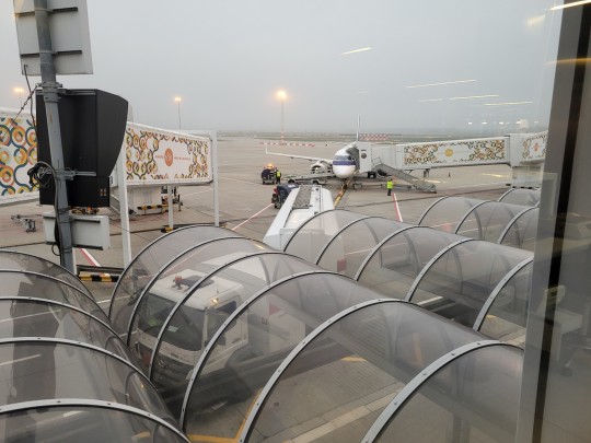 Ott repül a csomagunk