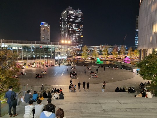 Osaka állomás lépcsője