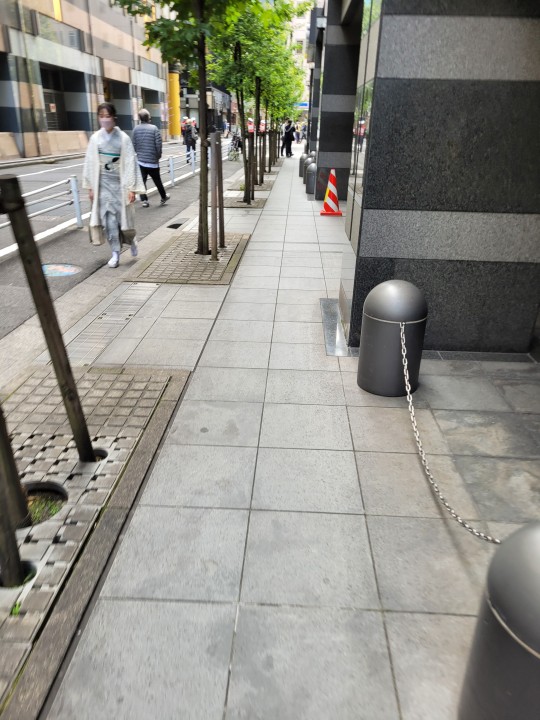 Lepakolás után, úton ételért