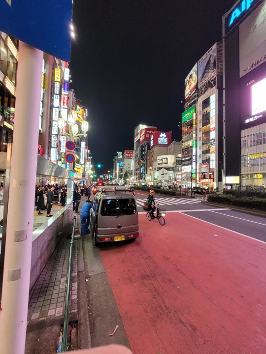 Utcaképek Shinjukuból