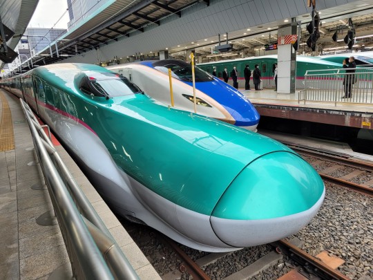 A híres neves bullet-train, shinkansen, stb.